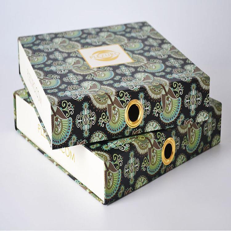 alt High Quality good looking foldable gift box baby gift set box gift paper box  (1)