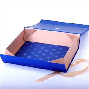 Custom Logo Empty Magnetic Cardboard Paper Gift Boxes Clothes Folding Box With Bow