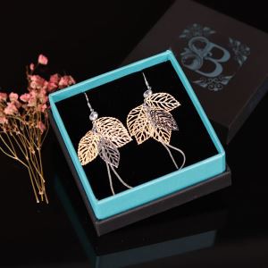 Wholesale luxury custom logo small cardboard jewellery storage packaging paper jewelry box with sponge