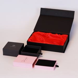 Custom logo black magnetic packaing gift box with red satin insert​